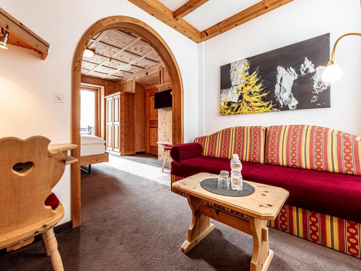 Hotel Filli Scuol Exterior photo
