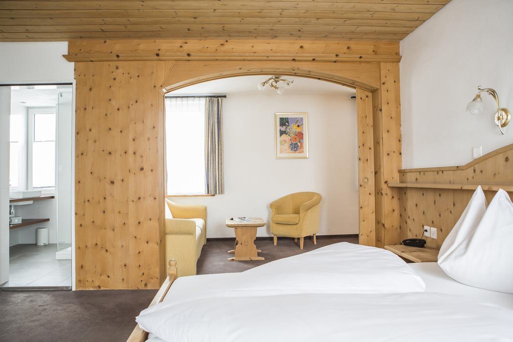 Hotel Filli Scuol Exterior photo